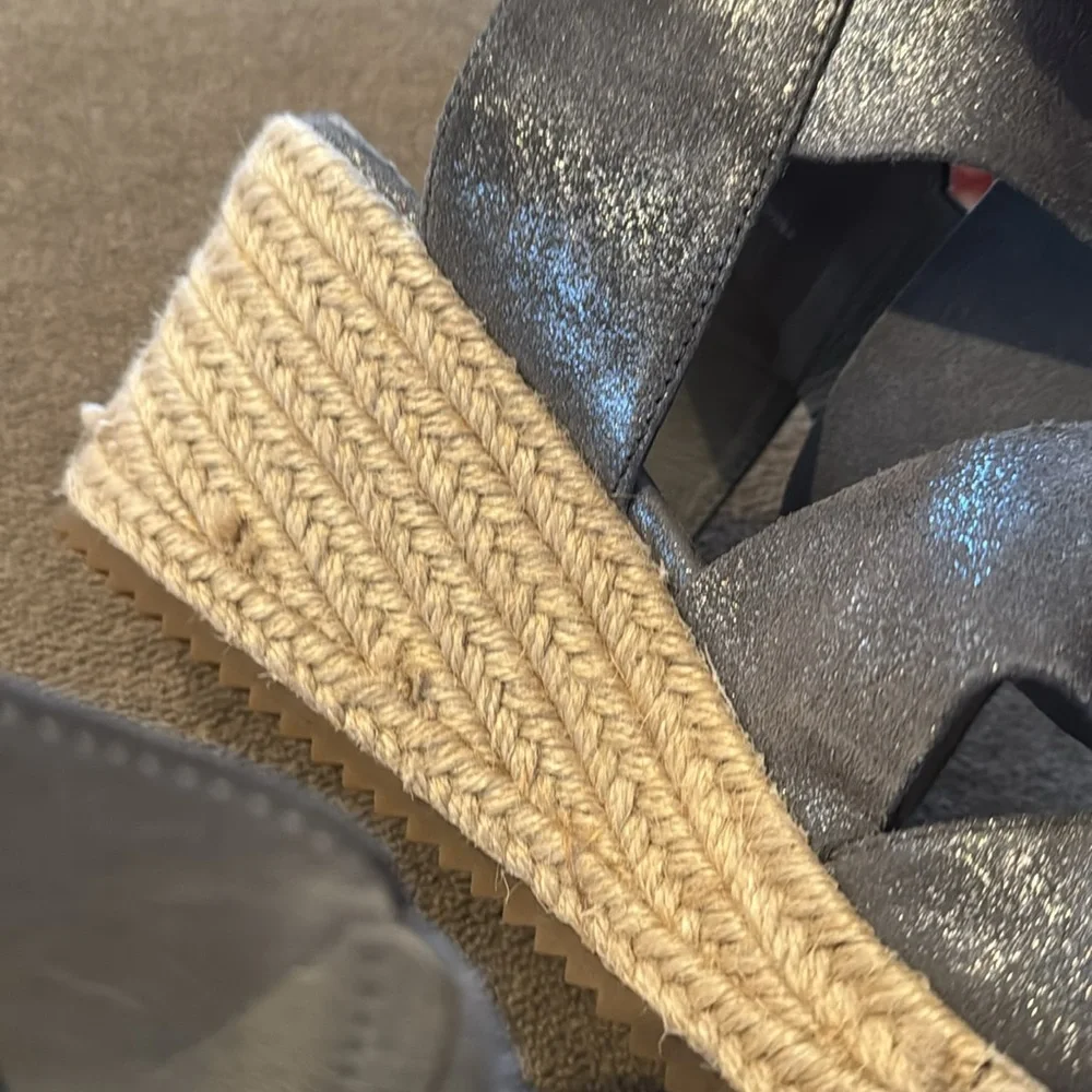 Eileen Fisher Platinum Silver Suede Espadrille Wedge Sandals 8.5 (TD)